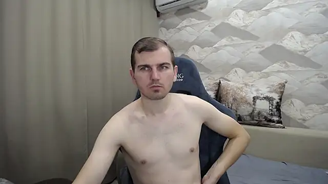 Snapshot of SerzhKorol1 chatting on 11/11/25, 05:07 SerzhKorol1 online show from 11/11/25, 05:07