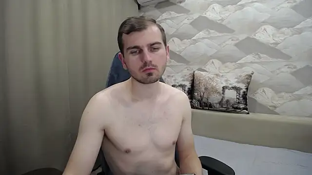 Snapshot of SerzhKorol1 chatting on 11/15/25, 04:36 SerzhKorol1 online show from 11/15/25, 04:36