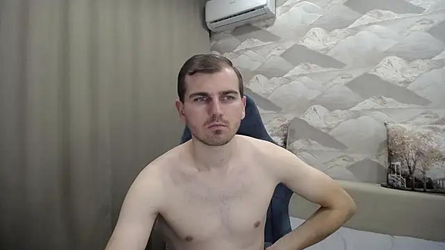 Snapshot of SerzhKorol1 chatting on 11/20/25, 05:01 SerzhKorol1 online show from 11/20/25, 05:01