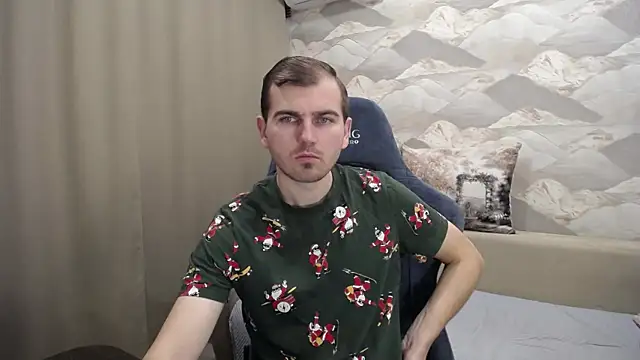 Snapshot of SerzhKorol1 chatting on 11/27/25, 04:58 SerzhKorol1 online show from 11/27/25, 04:58