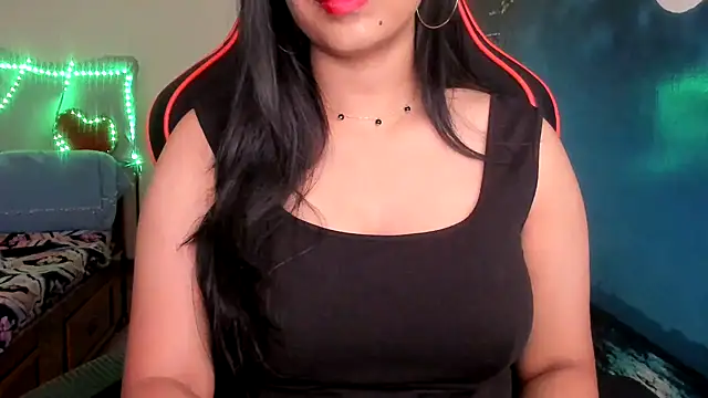 Snapshot of South_indian_tickly chatting on 11/18/25, 02:54 South indian tickly online show from 11/18/25, 02:54