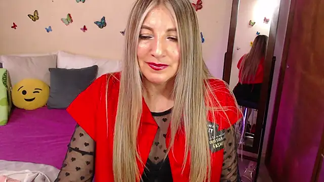 Jolie-Mature online show from 03/19/25, 07:38