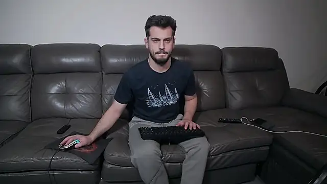Snapshot of CrazyDom1 chatting on 03/18/26, 06:11 CrazyDom1 online show from 03/18/26, 06:11