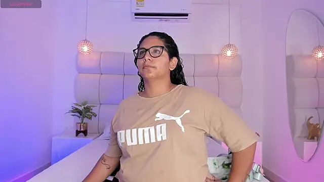 DanielleEvans  online show from 11/16/25, 11:27