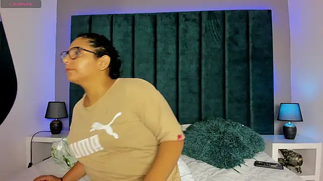 DanielleEvans  online show from 12/03/25, 11:08