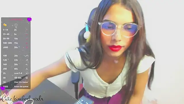 Snapshot of Kim_Wexler chatting on 10/27/25, 05:33 Kim Wexler online show from 10/27/25, 05:33