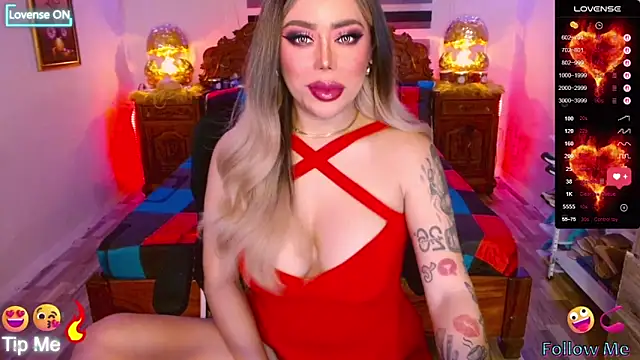 Snapshot of Magnificent_Goddess chatting on 10/05/25, 05:06 Magnificent Goddess online show from 10/05/25, 05:06