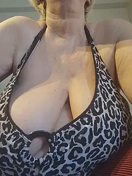 milfchantal4 online show from 06/05/26, 08:31