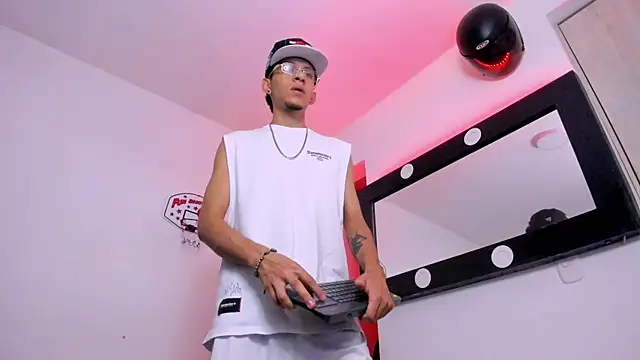 Samuel Suarez online show from 07/09/26, 03:10