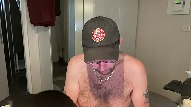 Snapshot of FABIOGLASSES chatting on 09/15/25, 05:24 FABIOGLASSES online show from 09/15/25, 05:24