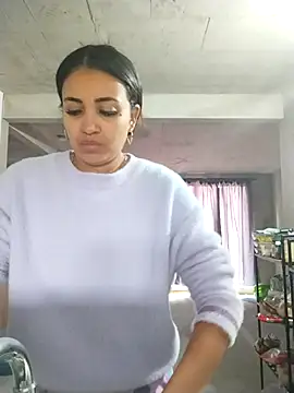 aisha es online show from 02/22/25, 03:14