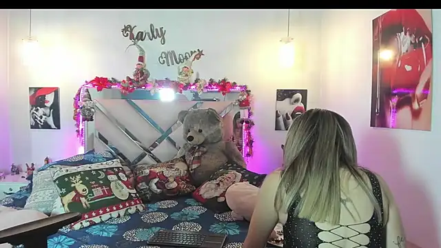 Karly moon online show from 12/17/25, 10:16