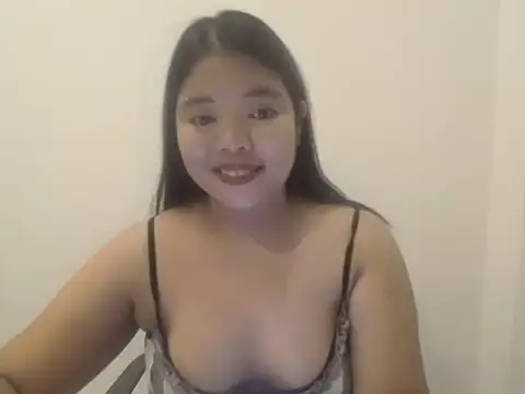 Snapshot of ThaiBootty chatting on 10/04/25, 09:51 ThaiBootty online show from 10/04/25, 09:51