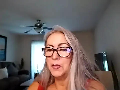 EvaRobinson online show from 06/10/26, 02:49