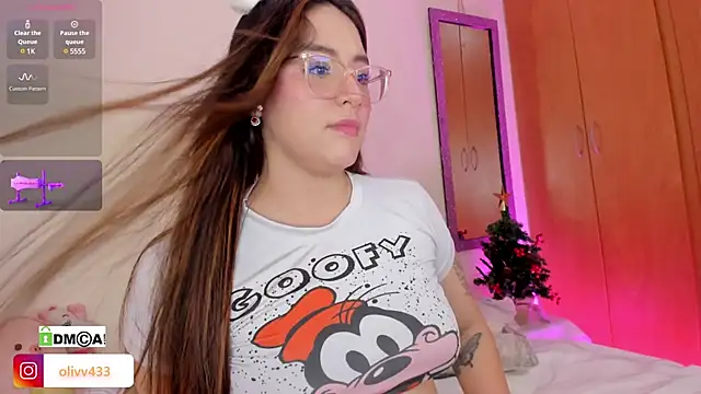 Snapshot of olivia__s chatting on 12/20/24, 03:03 olivia  s online show from 12/20/24, 03:03