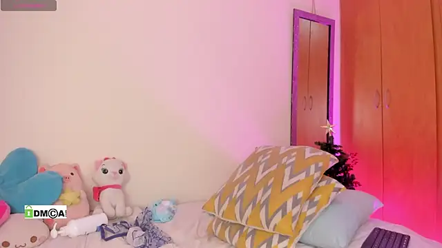 Snapshot of olivia__s chatting on 01/04/25, 03:50 olivia  s online show from 01/04/25, 03:50