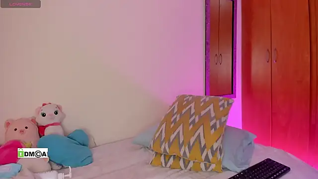 Snapshot of olivia__s chatting on 01/08/25, 02:25 olivia  s online show from 01/08/25, 02:25