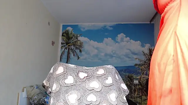 Snapshot of soaring_love chatting on 02/06/25, 04:21 soaring love online show from 02/06/25, 04:21