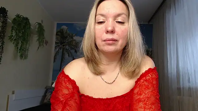 Snapshot of soaring_love chatting on 02/17/25, 04:20 soaring love online show from 02/17/25, 04:20