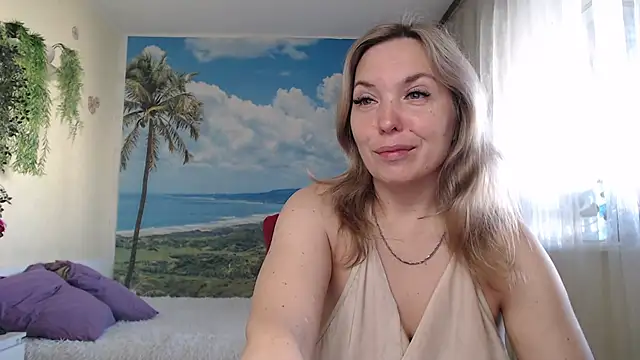 Snapshot of soaring_love chatting on 09/18/25, 04:47 soaring love online show from 09/18/25, 04:47