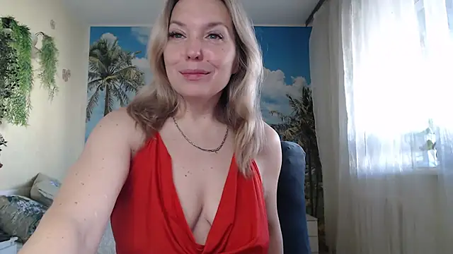 Snapshot of soaring_love chatting on 10/02/25, 05:03 soaring love online show from 10/02/25, 05:03