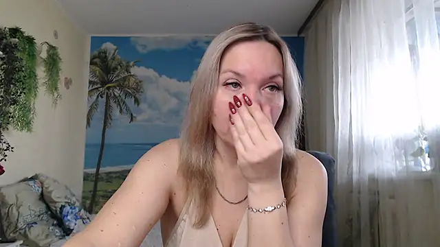 Snapshot of soaring_love chatting on 10/08/25, 05:05 soaring love online show from 10/08/25, 05:05