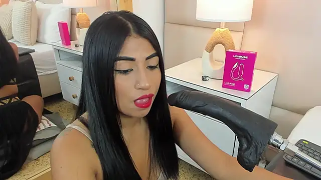 Snapshot of AntoniaRoss_ chatting on 02/19/26, 01:18 AntoniaRoss online show from 02/19/26, 01:18