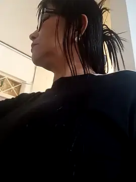 kelly dirty  online show from 03/12/25, 07:49
