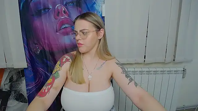 Snapshot of Lilia_Moon chatting on 01/09/26, 01:25 Lilia Moon online show from 01/09/26, 01:25
