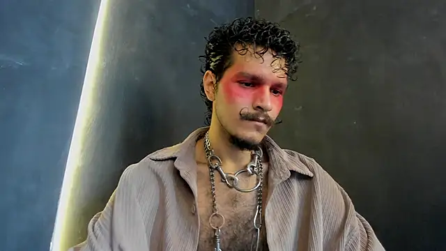 Snapshot of die_mond chatting on 12/15/25, 03:38 die mond online show from 12/15/25, 03:38