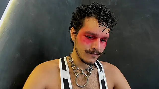 Snapshot of die_mond chatting on 12/18/25, 06:14 die mond online show from 12/18/25, 06:14