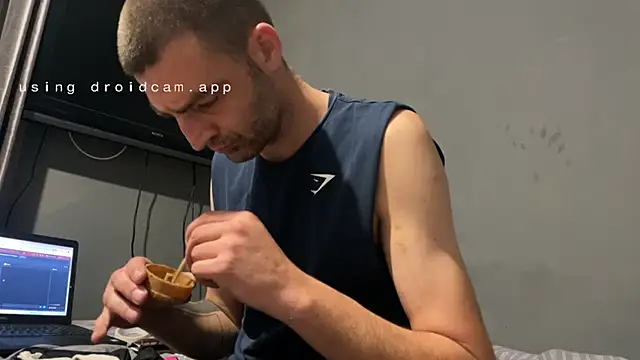 Snapshot of ThatGuyNextDoor1992 chatting on 09/17/25, 09:05 ThatGuyNextDoor1992 online show from 09/17/25, 09:05