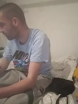 Snapshot of ThatGuyNextDoor1992 chatting on 10/20/25, 09:59 ThatGuyNextDoor1992 online show from 10/20/25, 09:59