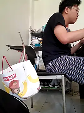 Snapshot of ksshp9502 chatting on 09/28/25, 03:01 ksshp9502 online show from 09/28/25, 03:01