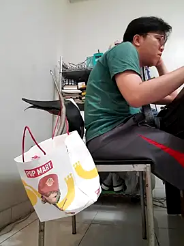 Snapshot of ksshp9502 chatting on 10/05/25, 05:11 ksshp9502 online show from 10/05/25, 05:11