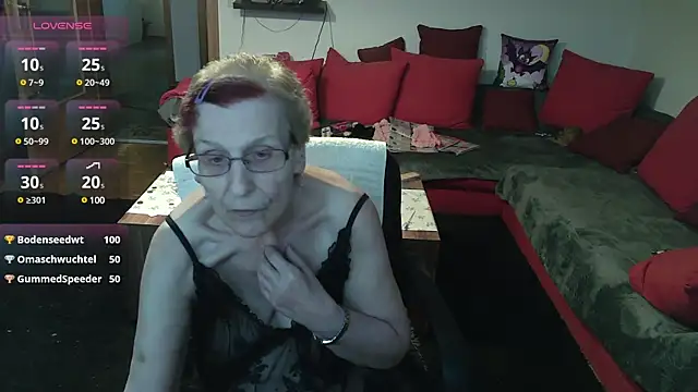 HeisseomaOriginal online show from 12/19/24, 11:39