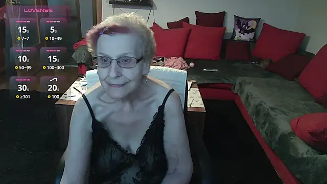 HeisseomaOriginal online show from 01/17/25, 08:24