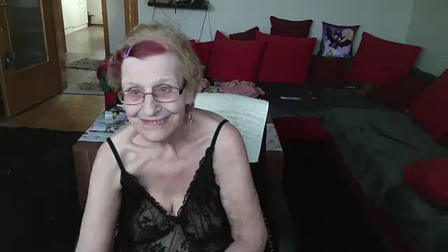 HeisseomaOriginal online show from 02/19/25, 02:55