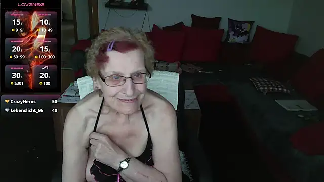 HeisseomaOriginal online show from 02/24/25, 02:37