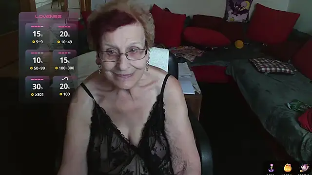 HeisseomaOriginal online show from 10/30/25, 11:11