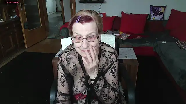 HeisseomaOriginal online show from 03/17/26, 08:17