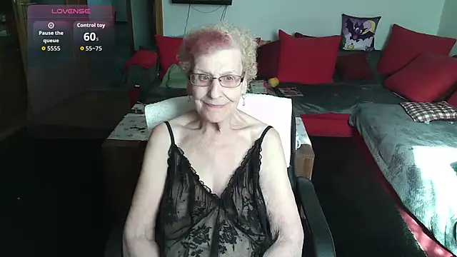 HeisseomaOriginal online show from 05/21/26, 07:04