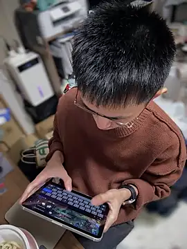 Snapshot of lewdAboyKawaii chatting on 10/21/25, 11:22 lewdAboyKawaii online show from 10/21/25, 11:22