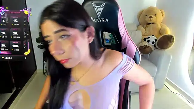 Snapshot of eval_lee18 chatting on 10/07/25, 03:04 eval lee18 online show from 10/07/25, 03:04