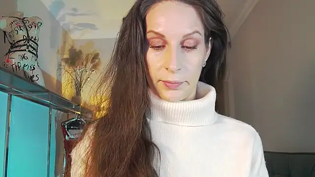 Mila Anders online show from 10/08/25, 04:43