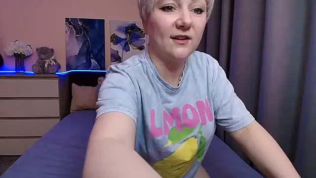 BlondPearl online show from 07/16/26, 08:37