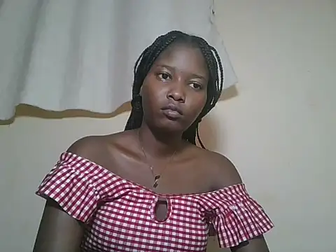 Snapshot of sexyjanett chatting on 10/14/25, 08:15 sexyjanett online show from 10/14/25, 08:15