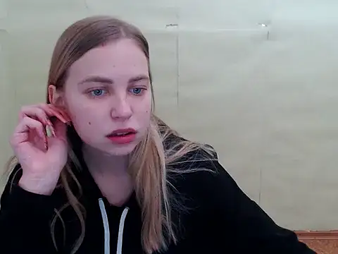 Snapshot of klerkarina chatting on 12/03/24, 06:04 klerkarina online show from 12/03/24, 06:04