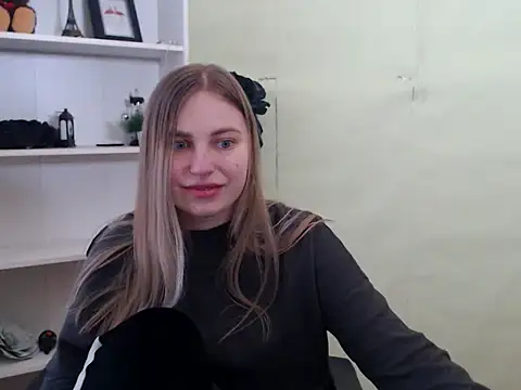 Snapshot of klerkarina chatting on 02/12/25, 12:12 klerkarina online show from 02/12/25, 12:12