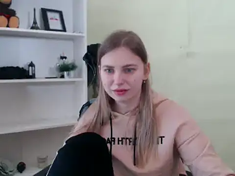 Snapshot of klerkarina chatting on 02/13/25, 09:41 klerkarina online show from 02/13/25, 09:41